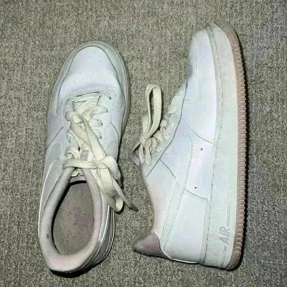 Nike Lavender Air Force one women’s sneakers